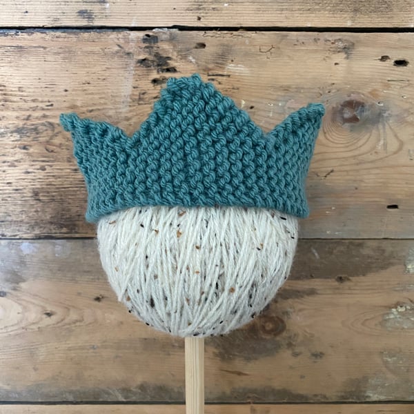 Handknitted Crown