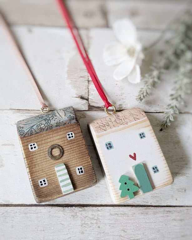 Set of 2 Wooden House Hanging Decorations