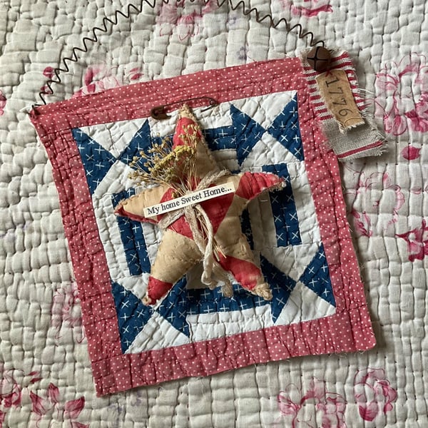Americana quilt & star hanging decoration