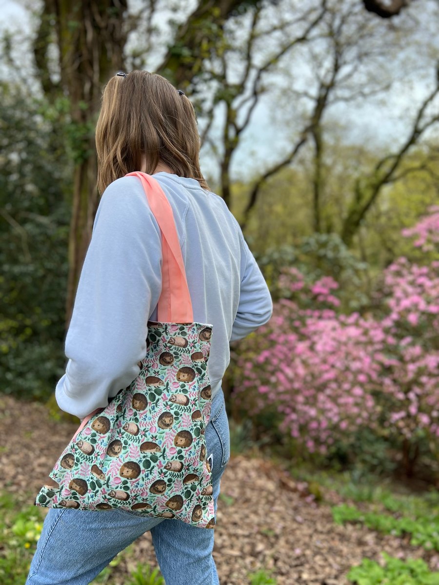 Cute Hedgehog Tote Bag - Ideal Wildlife Gift for Animal Lovers