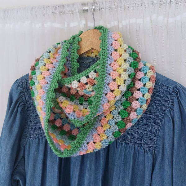  Crochet Infinity Scarf Mojito Green Trim 'Happy Scrappy'
