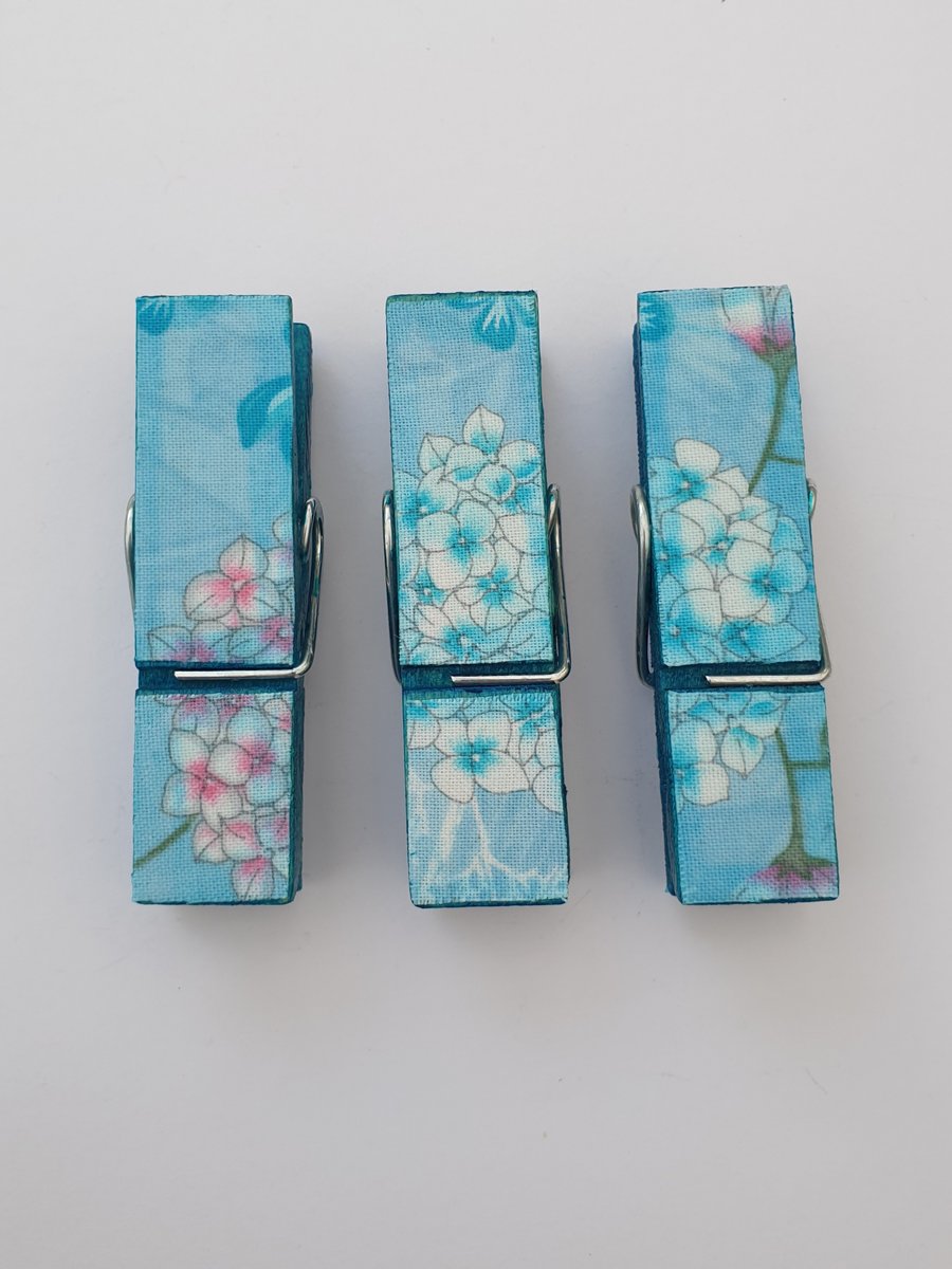 Flowers Fridge Magnets -  magnetic pegs 