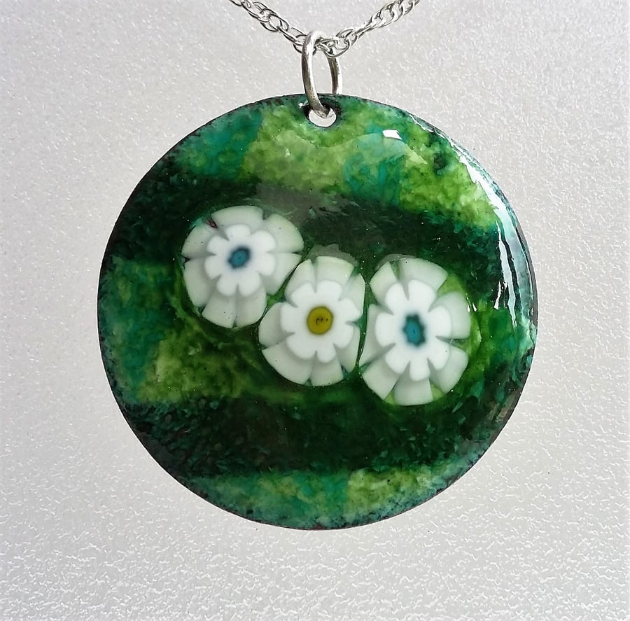 Enamelled copper ‘daisies’ pendant 042