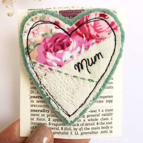 'Mum' Heart Brooch