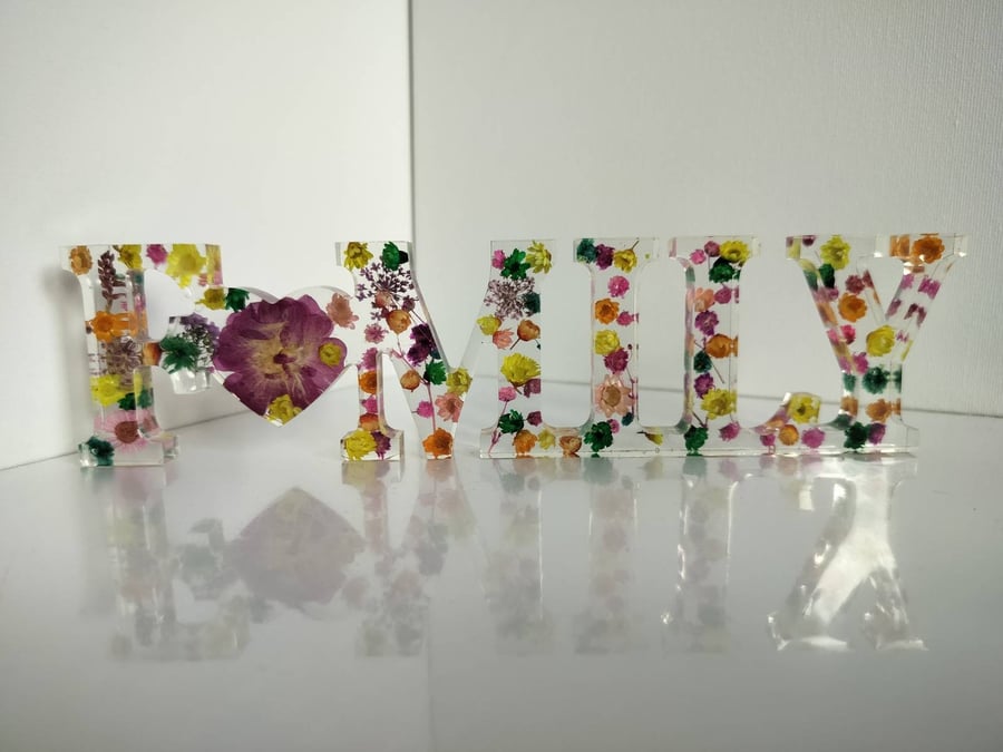 Resin Poured FAMILY Sign