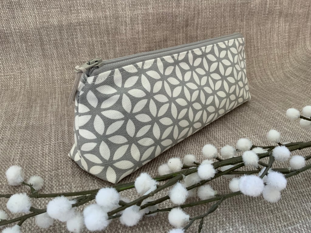 Pencil Case, Brush Case, Cosmetic Bag, Zipped Purse, Geometric