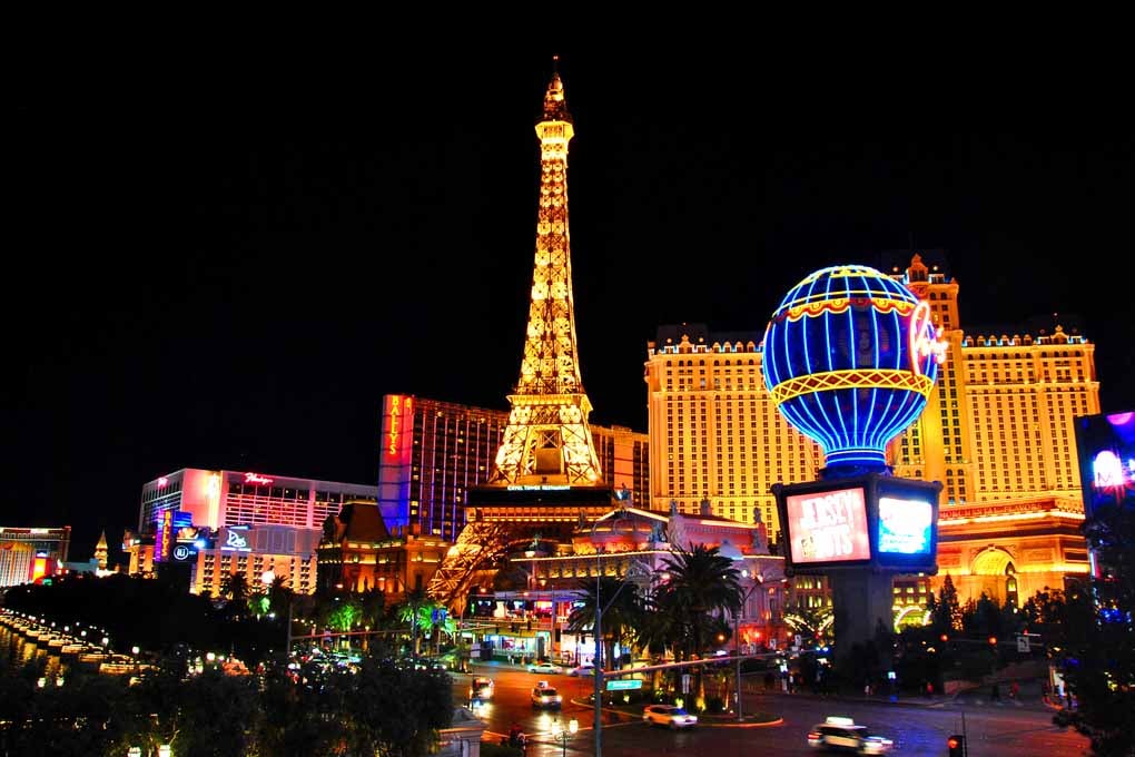 Las Vegas Skyline Cityscape At Night America 18"x12" Print