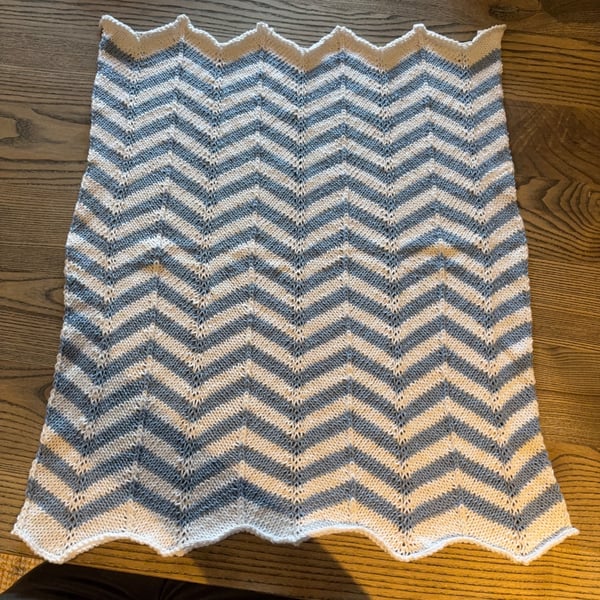 Cotton baby blanket and white and blue