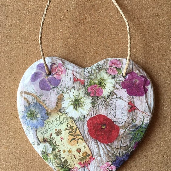 Vintage rustic floral heart