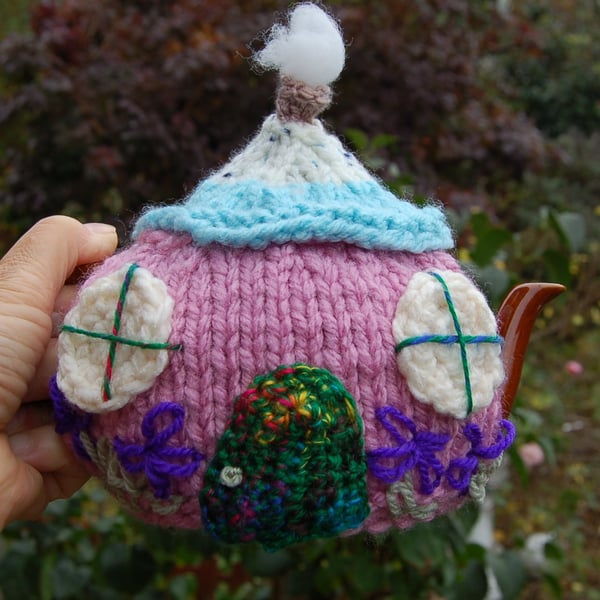  Country cottage tea cosy - hand embroidered - for one or two cup teapot