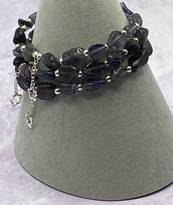 Set of 3 stretchy bracelets with iolite nuggets and silver plated spacers 