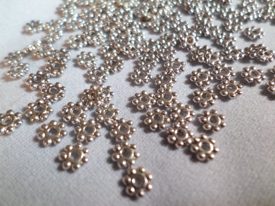 200 x Tibetan Style Spacer Beads - Snowflake - 4mm - Silver Plated 