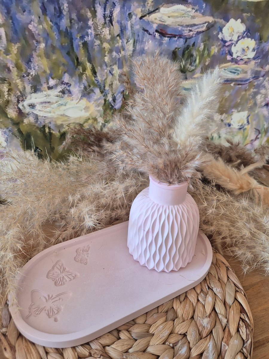 SMALL OVAL TRAY WITH BUD VASE or BUTTERFLY