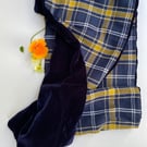 Warm, soft tartan scarf with a velvet lining