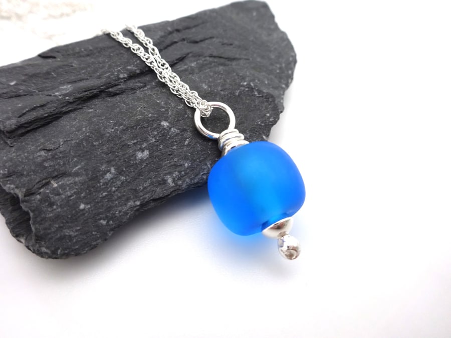 lampwork glass frosted blue pendant necklace