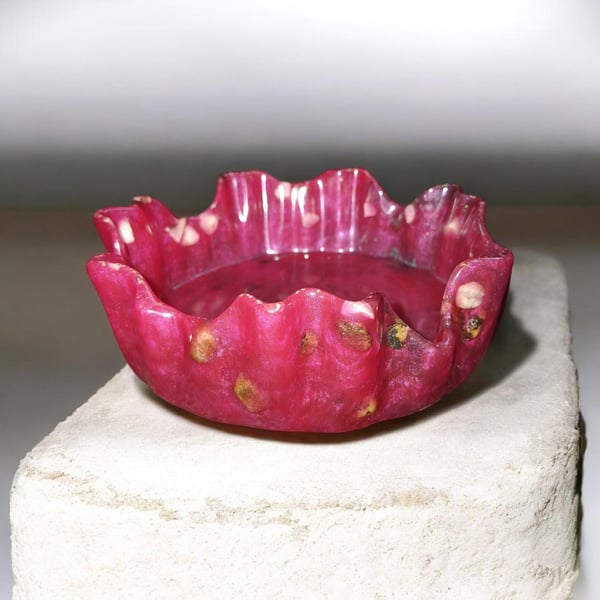 Rhodonite Crystal Trinket Dish — Magickal Altar Piece