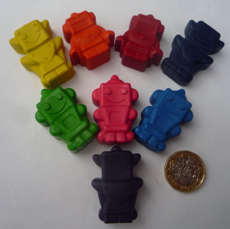 robot style novelty wax crayons x 8 crayons Folksy