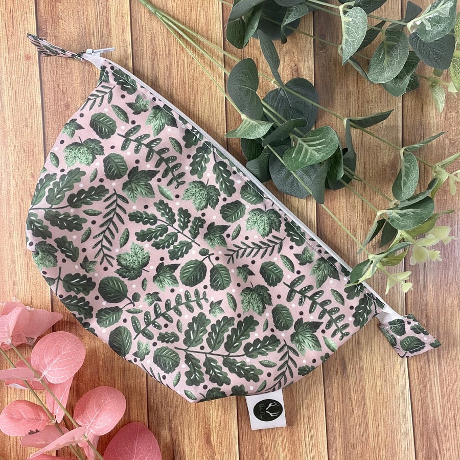 Green Foliage Makeup Bag Storage for cosmetics, makeup, skincare and accessories