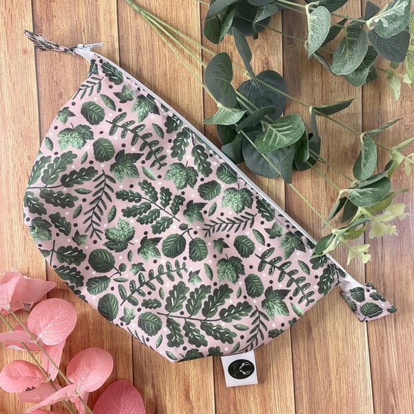 Green Foliage Makeup Bag Storage for cosmetics, makeup, skincare and accessories