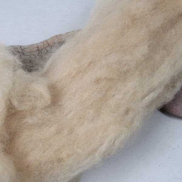 10g Naturally Dyed Pale Brown Llanwenog Felting Wool