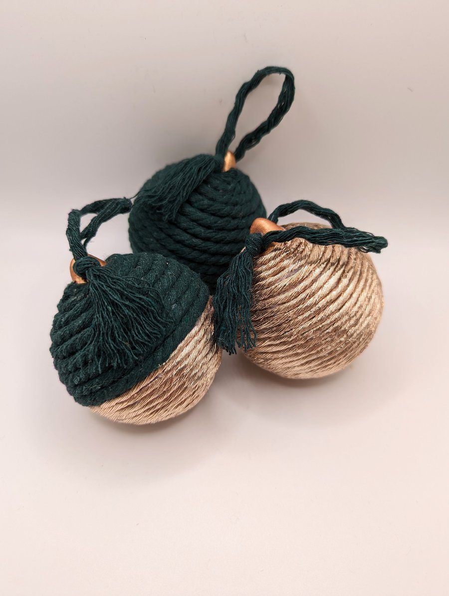 Yarn wrapped baubles