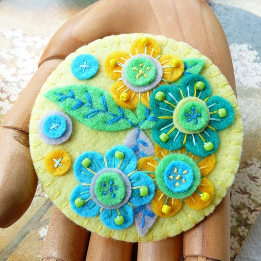 APANESE ART INSPIRED HANDMADE FELT BROOCH- LEMON