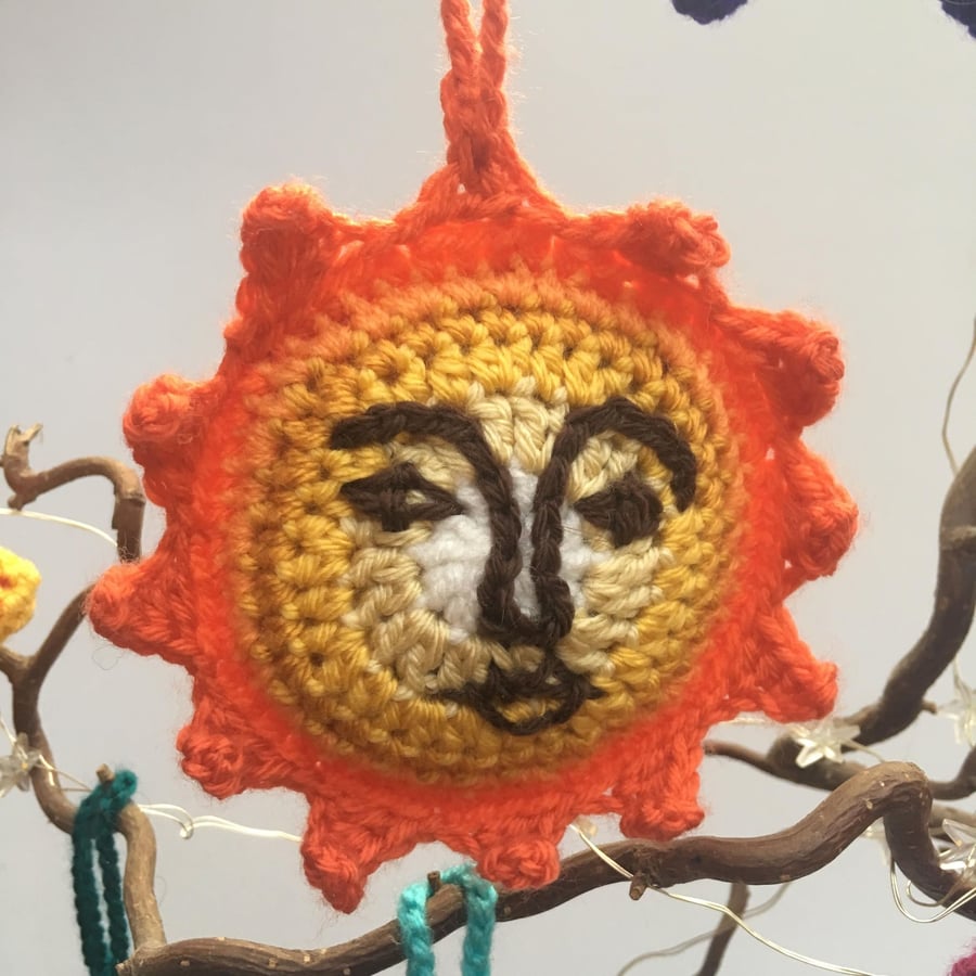 Hanging tree decoration - Large Sun with face
