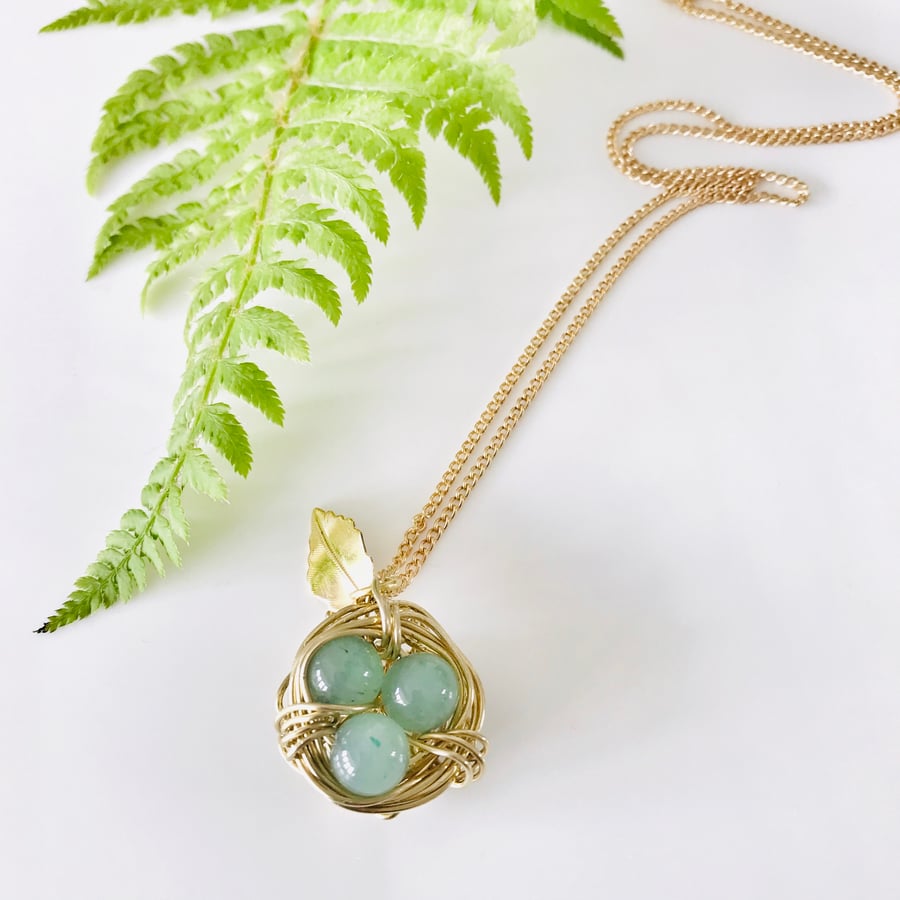 Handmade bird nest pendant necklace with Jade beads