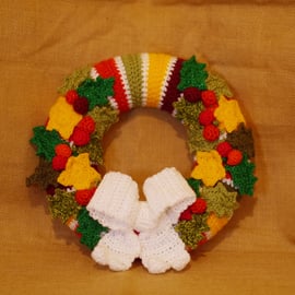 Jolly Holly Crochet Wreath, Holly, berries, stars, bow. sparkle 