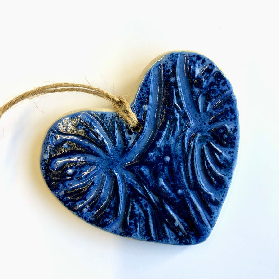 BEAUTIFUL BLUE HANGING HEART-POSTAGE FREE