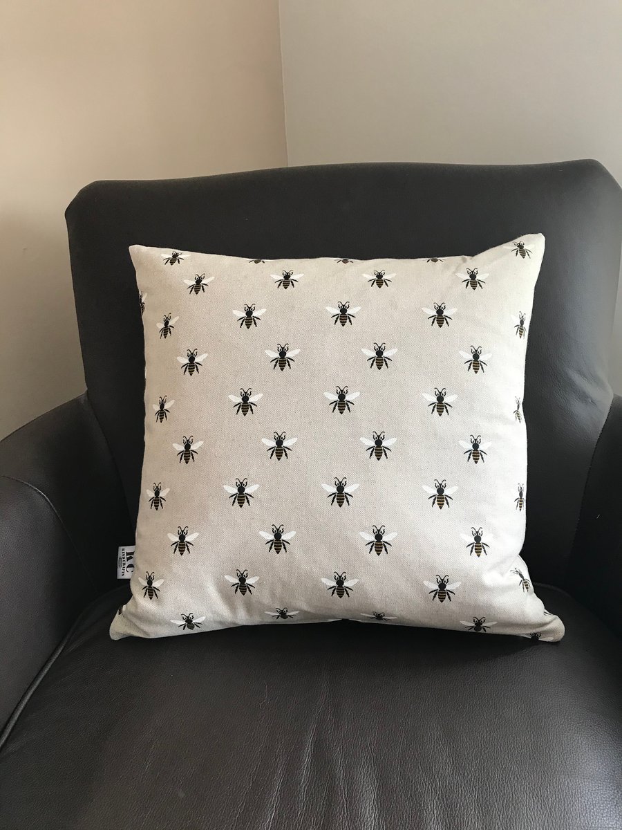 Bee cushion cover design (cover only) 45cm x 45cm 18” x 18”
