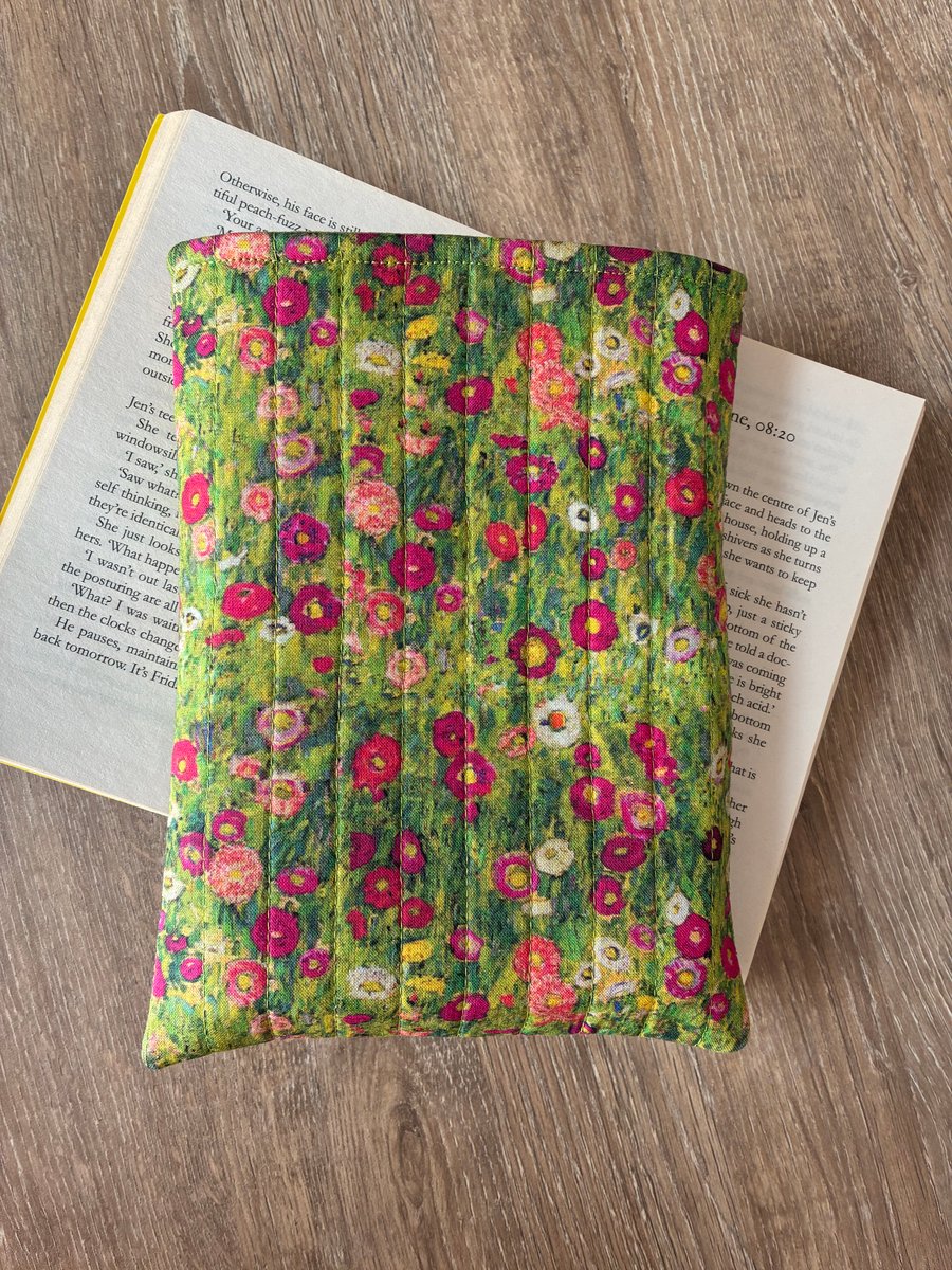 Klimt Roses Print Quilted Fabric Book Sleeve - Paperback Size 