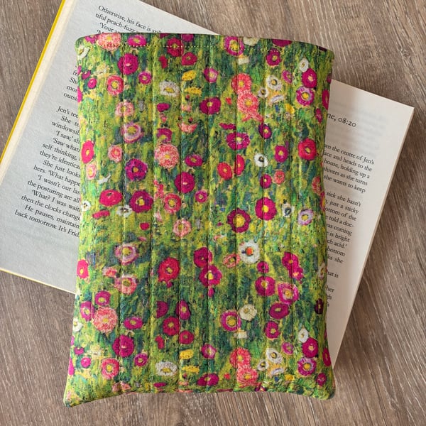 Klimt Roses Print Quilted Fabric Book Sleeve - Paperback Size 