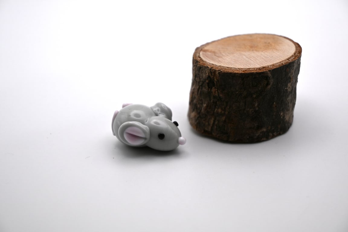 small glass mouse keepsake figure