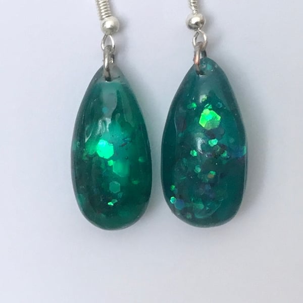 Green sparkle drop earrings 