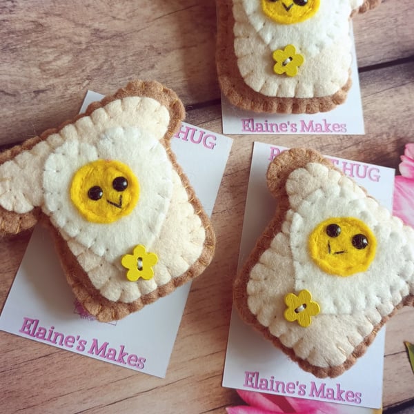 Heart fried egg on toast pocket hug and pocket hug card gift set (flower)