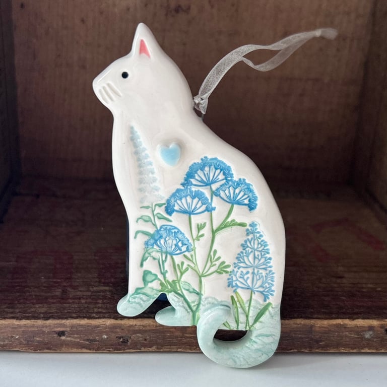 Ceramic floral cat hanging decoration blues