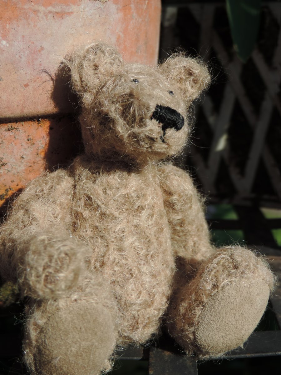 Wee 5.5" Tall Mohair Collectors Bear. 