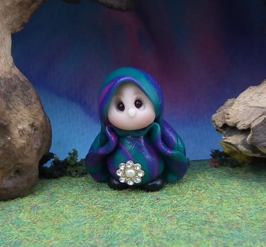 Tiny Garden Gnome 'Juno' 1.5" OOAK Sculpt by Ann Galvin