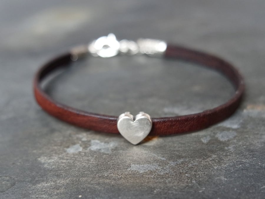 Leather bracelet - Heart dark brown silver