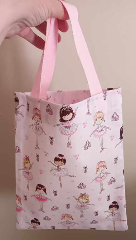 Childs Sparkling Dancing Ballerinas, Ballet Themed Tote Bag With Free Delivery.