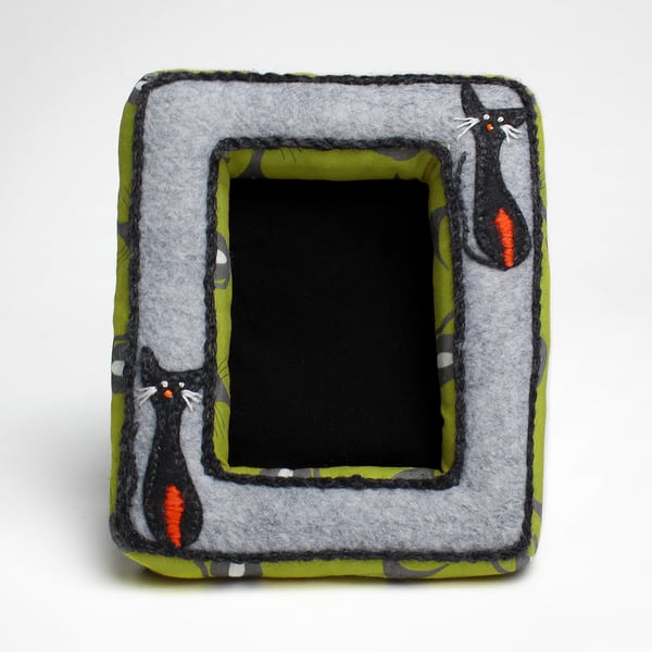 Grey felt picture frame with two applique cats - trimmed in green cat print