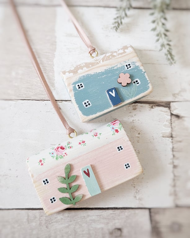Set of 2 Wooden Floral House Hanging Decorations