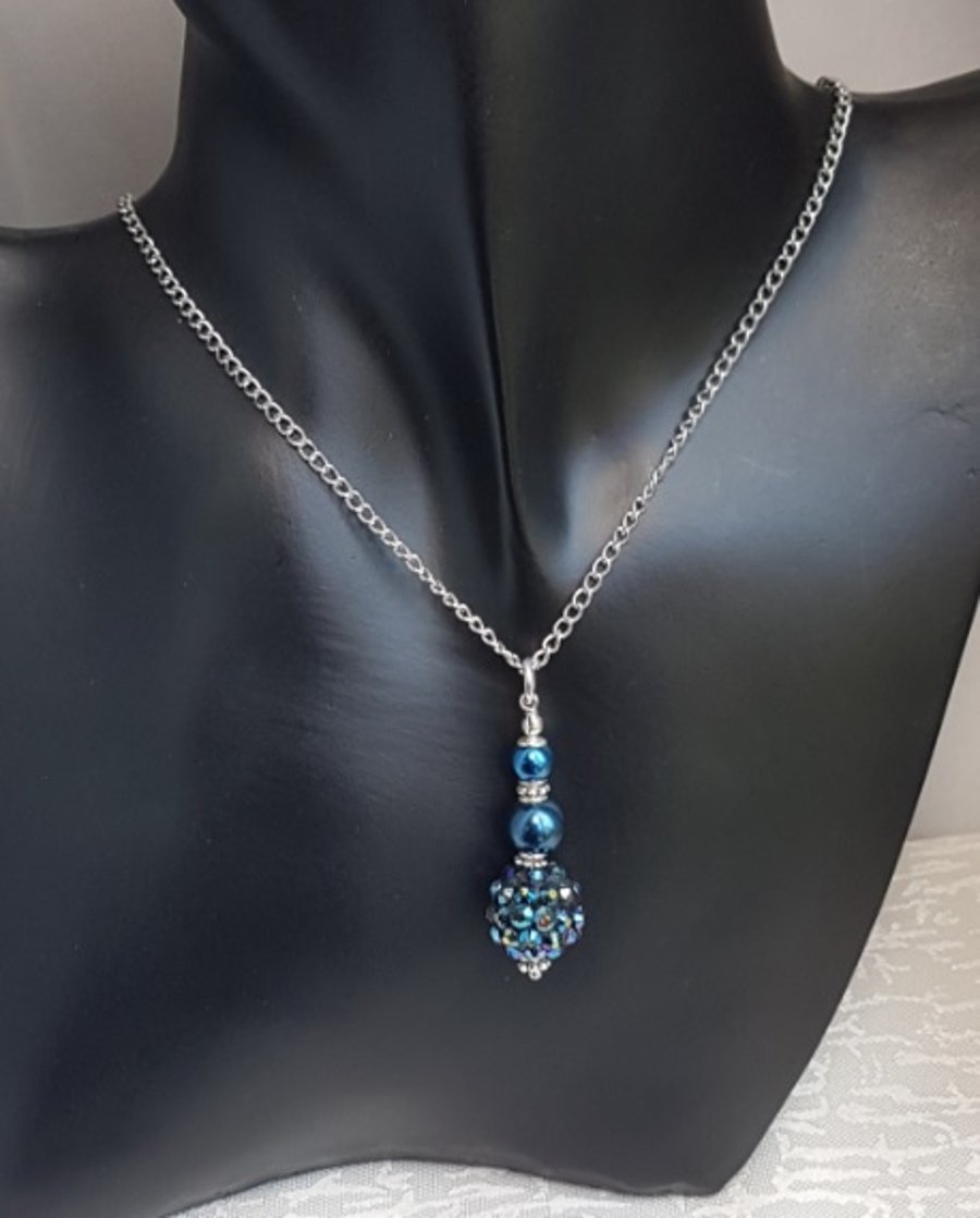 Gorgeous petrol blue-coloured bead dangle necklace