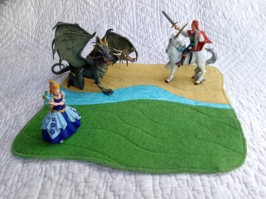 Felt playmat - reversible ice and green land fairytales - with optional toy bag