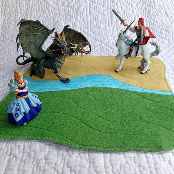 Felt playmat - reversible ice and green land fairytales - with optional toy bag