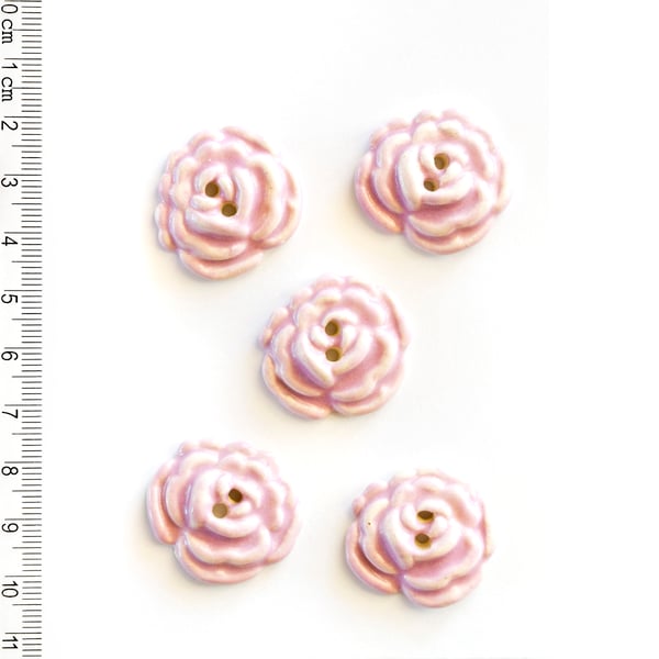 L96 Pink Rose Buttons