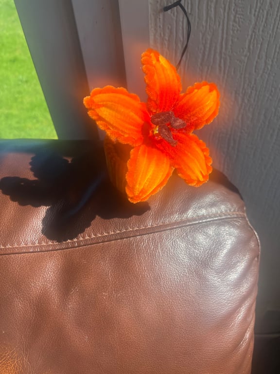 Handmade Sunset Lily 'Positive Pot' – Everlasting Velvet Bloom