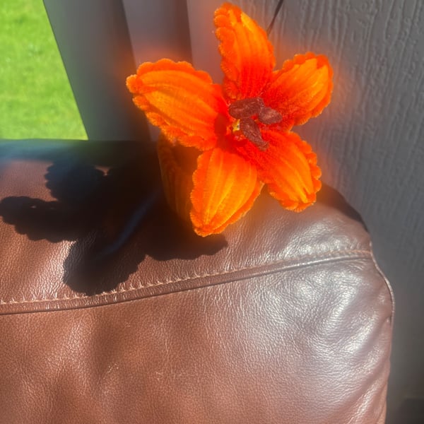 Handmade Sunset Lily 'Positive Pot' – Everlasting Velvet Bloom