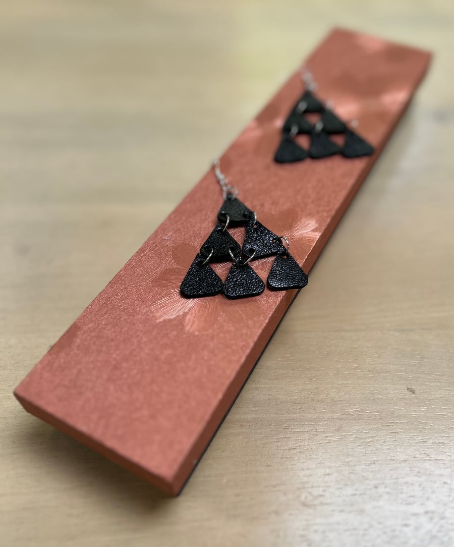 Leather chandelier earring in black